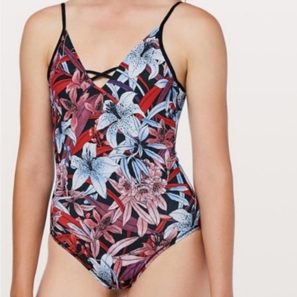 lululemon athletica Other - Lululemon bathing suit size 4